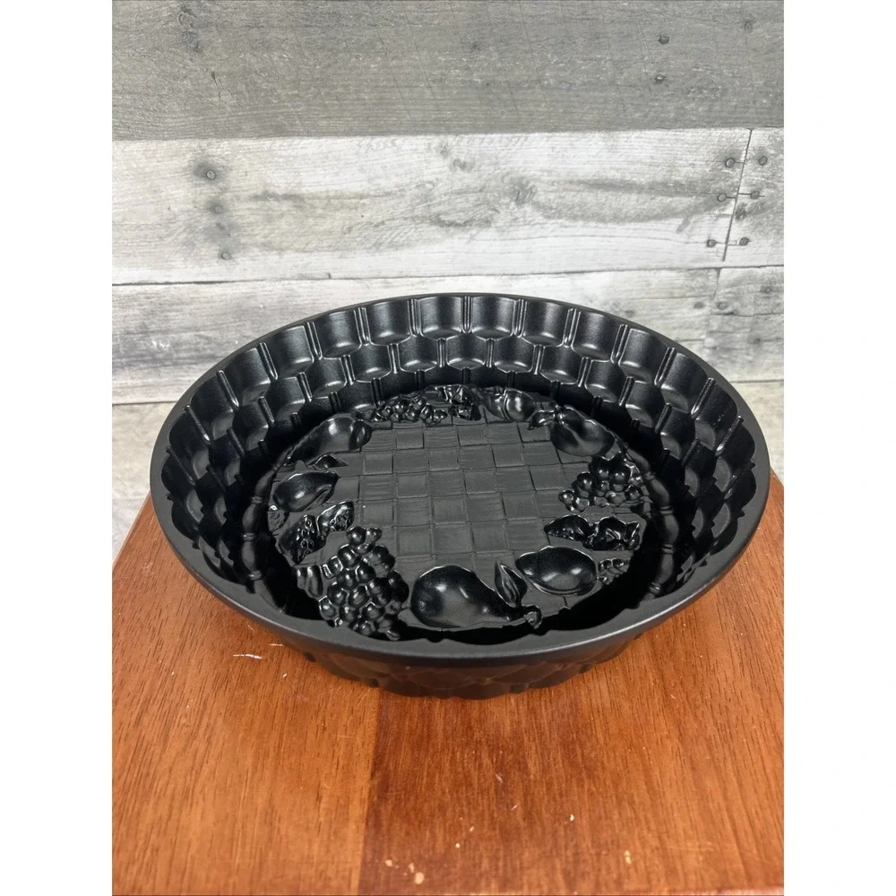Nordic Ware MaryAnn Fruit Basket Cake Pan Cast Aluminum 10 Cup